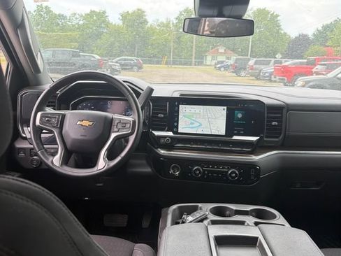 Used 2023 Chevrolet Silverado 1500 LT AWD/4WD image 6