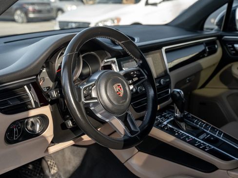 Used 2019 Porsche Macan Sport Edition image 16