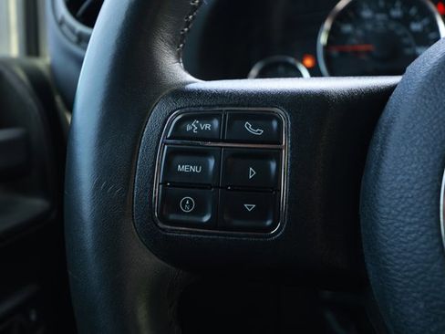 Used 2018 Jeep Wrangler Sport image 13