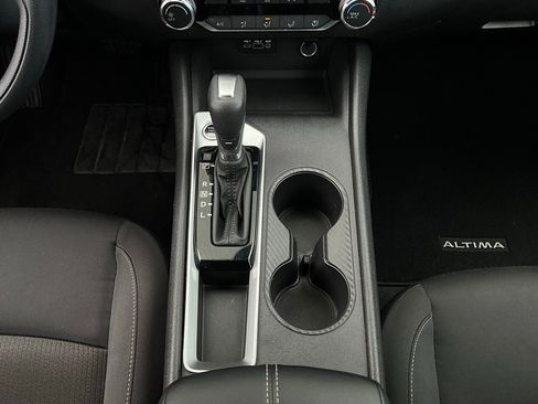 Used 2025 Nissan Altima 2.5 SV image 15