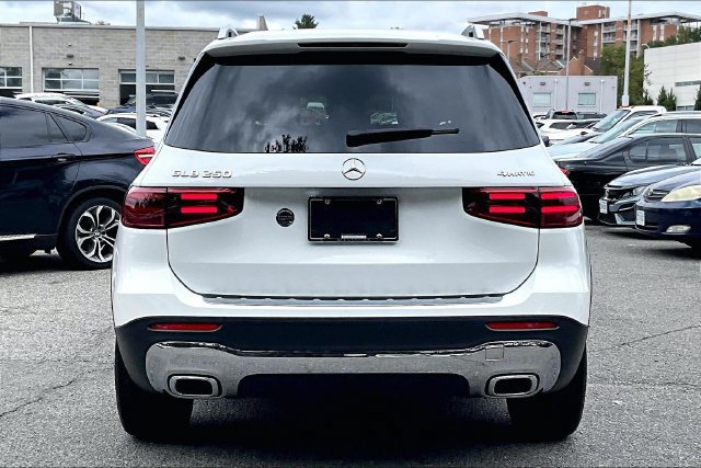 Used 2026 Mercedes-Benz GLB 250 4MATIC image 3