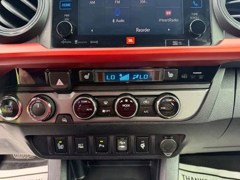 Used 2017 Toyota Tacoma TRD Off-Road AWD/4WD image 23
