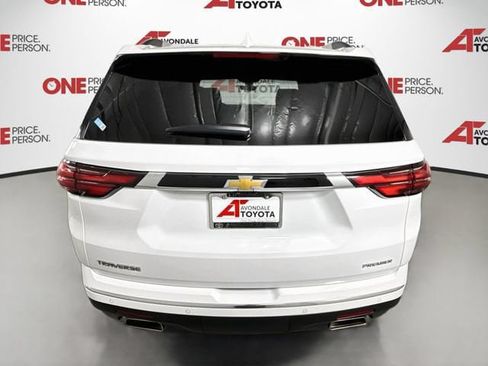 Used 2022 Chevrolet Traverse Premier FWD image 6