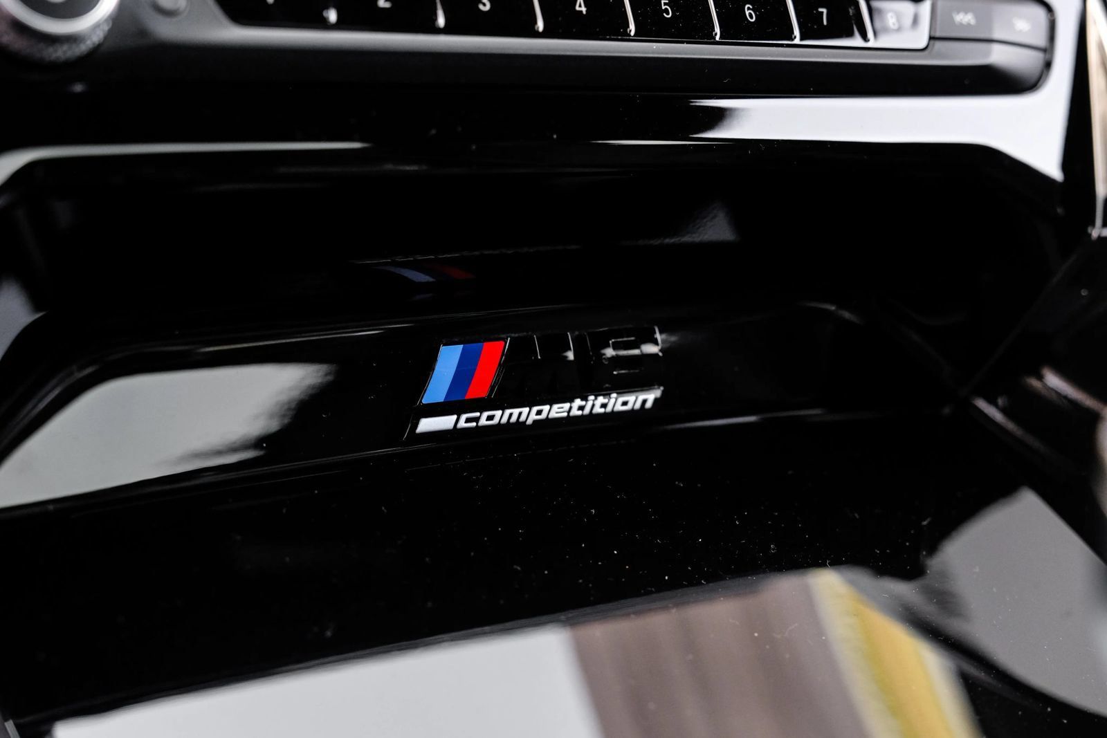 Used 2022 BMW M8 Competition w/ M Carbon Exterior Package AWD/4WD image 30
