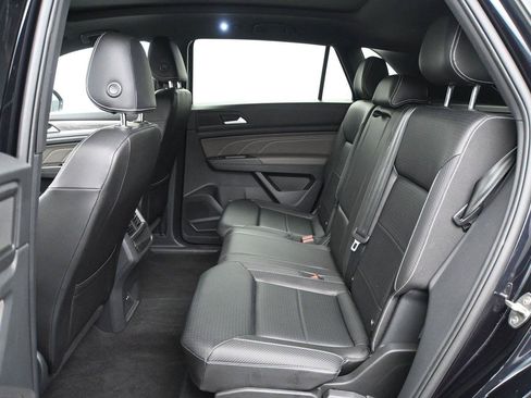 Used 2023 Volkswagen Atlas Cross Sport SE w/ Panoramic Sunroof Package AWD/4WD image 10