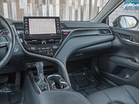 Used 2021 Toyota Camry XLE FWD image 17