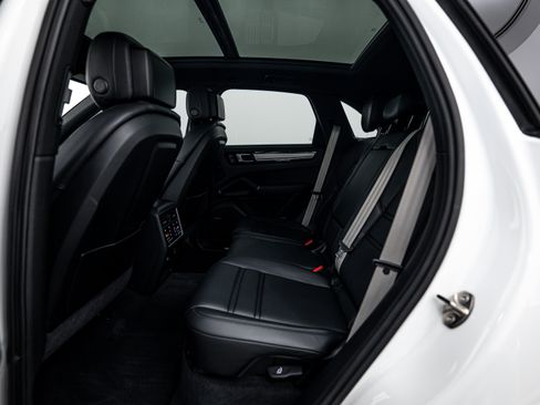 Certified 2023 Porsche Cayenne S Platinum image 23