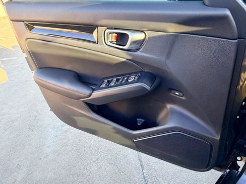 Used 2023 Honda Civic Touring image 35