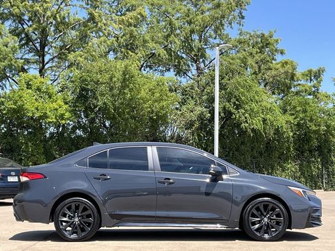Used 2024 Toyota Corolla SE FWD image 3