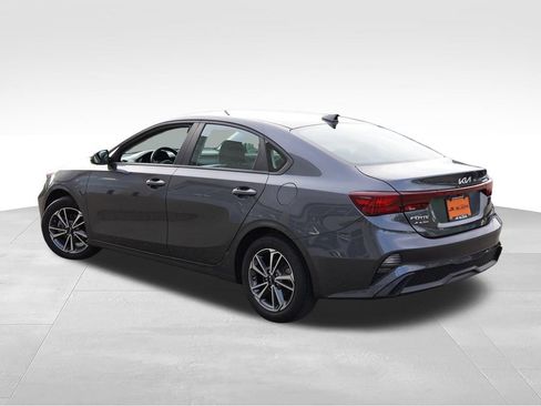 Certified 2023 Kia Forte LXS w/ LXS Technology Package FWD image 7