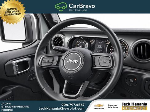 Used 2021 Jeep Gladiator Sport AWD/4WD image 11