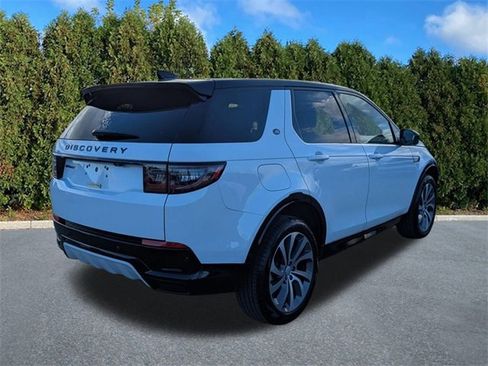 Certified 2025 Land Rover Discovery Sport Dynamic SE image 4