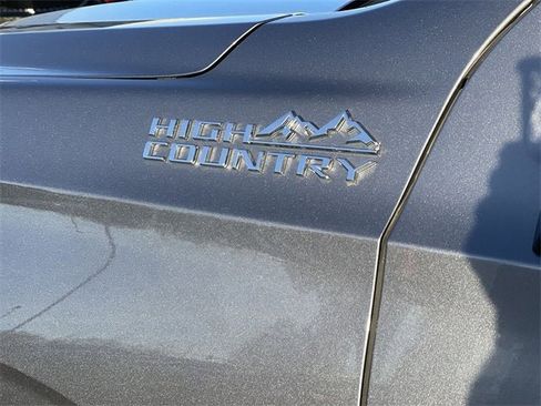 Certified 2022 Chevrolet Suburban High Country image 33