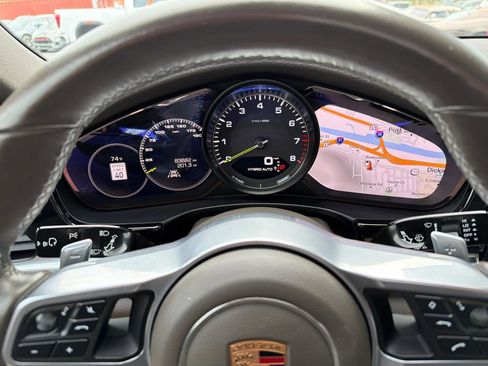 Used 2018 Porsche Panamera 4 AWD/4WD image 25