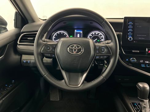 Used 2024 Toyota Camry SE FWD image 12