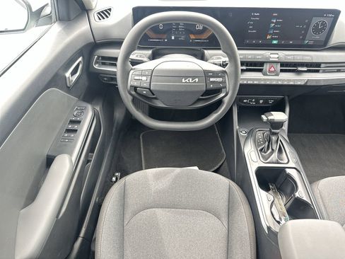 Used 2025 Kia K4 FWD image 17