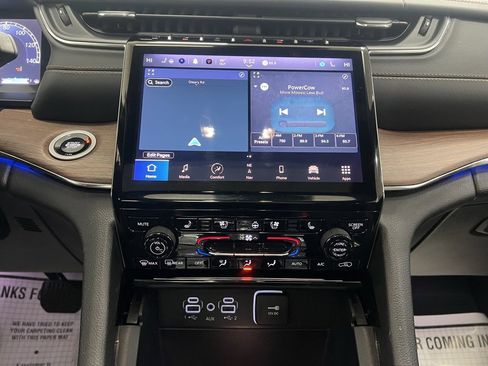 Used 2024 Jeep Grand Cherokee Summit image 12