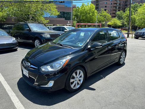 Used 2013 Hyundai Accent SE FWD image 4