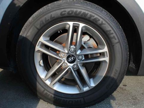 Used 2018 Hyundai Santa Fe Sport image 29