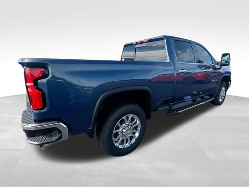 Used 2025 Chevrolet Silverado 2500 LTZ w/ LTZ Premium Package AWD/4WD image 8