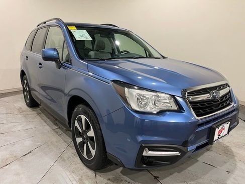 Used 2018 Subaru Forester 2.5i Premium w/ All-Weather Package AWD/4WD image 2