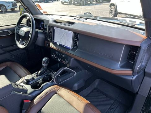Used 2024 Ford Bronco Outer Banks AWD/4WD image 46
