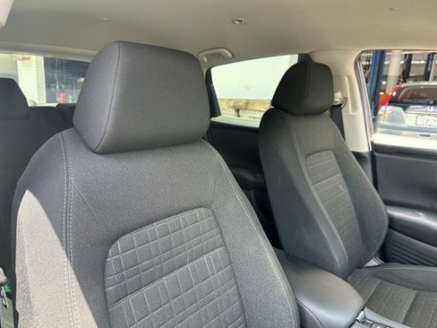 Used 2025 Honda HR-V LX image 24