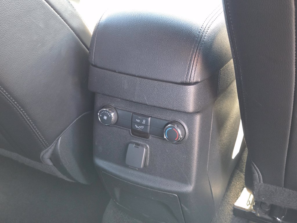 Used 2018 Ford Explorer XLT w/ Equipment Group 202A AWD/4WD image 16