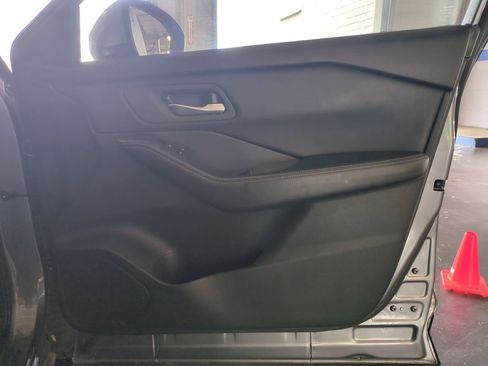 Used 2024 Nissan Rogue SV FWD image 32
