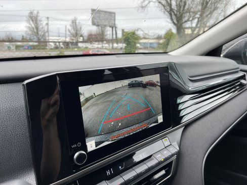 Used 2025 Toyota Camry LE image 17