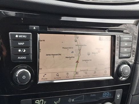 Used 2019 Nissan Rogue SV w/ Premium Package image 16