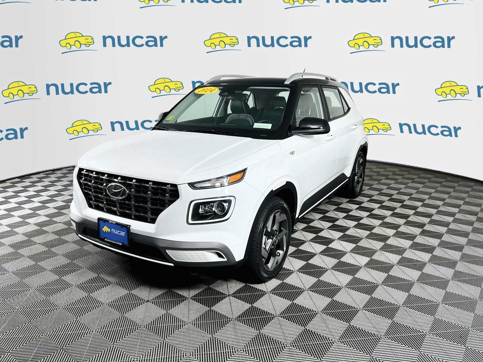 Certified 2024 Hyundai Venue Limited FWD image 3