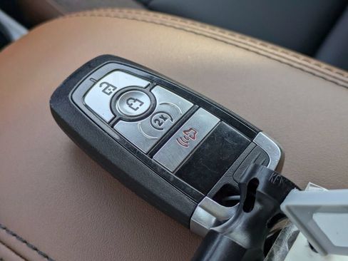 Certified 2025 Ford Bronco Sport Outer Banks w/ Outer Banks Tech Package+ AWD/4WD image 29