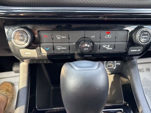 Used 2025 Jeep Compass Latitude w/ Altitude Special Edition image 20