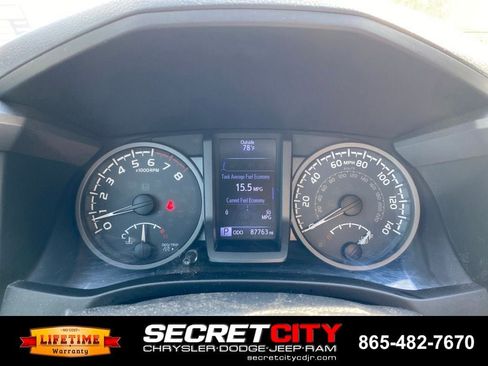 Used 2017 Toyota Tacoma TRD Sport w/ Tow Package (A/T) AWD/4WD image 19