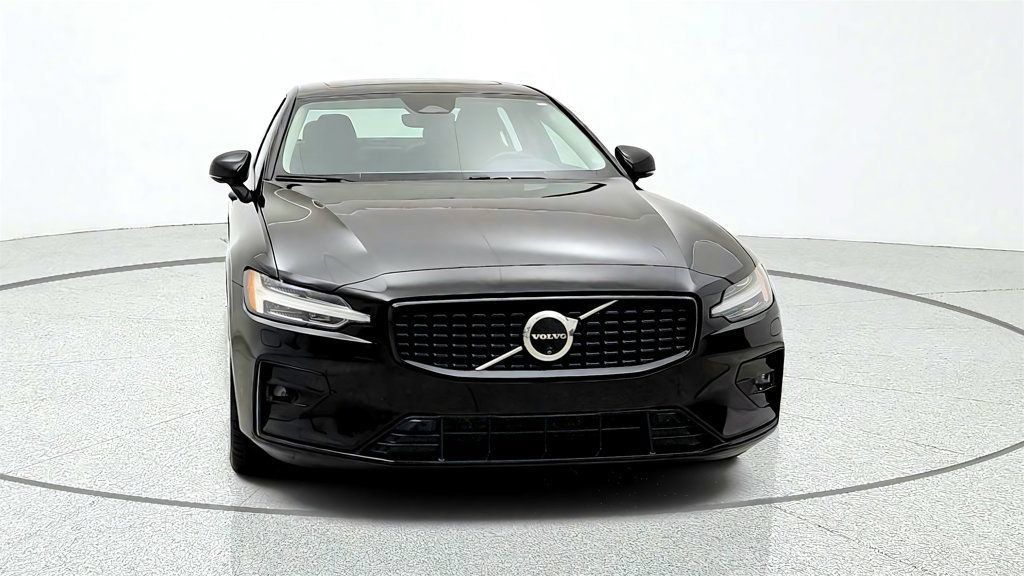 Used 2025 Volvo S60 B5 Plus AWD/4WD image 2