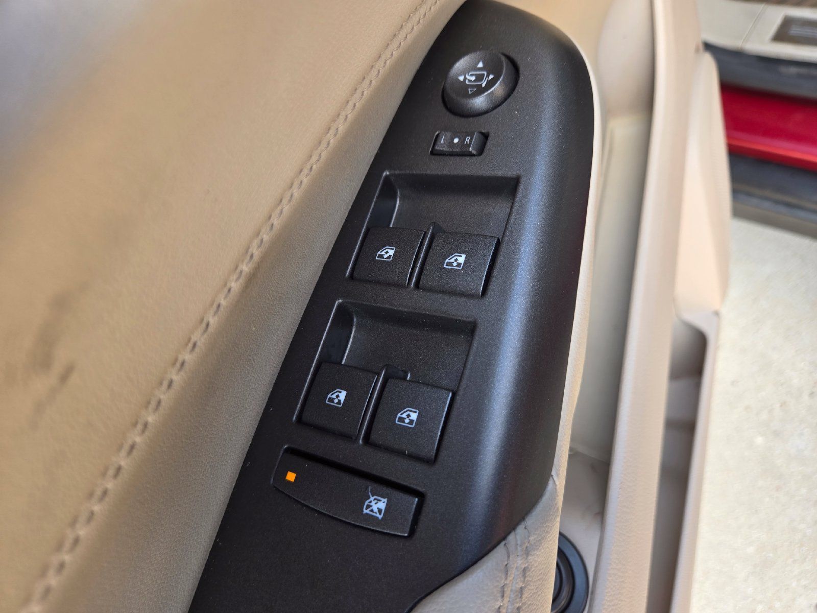 Used 2012 Cadillac SRX Premium FWD image 30
