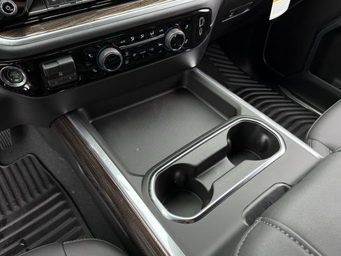 New 2026 Chevrolet Silverado 3500 LT w/ All Star Edition AWD/4WD image 17