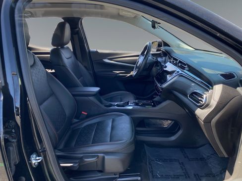 Used 2023 Chevrolet Bolt EUV Premier w/ Sun & Sound Package FWD image 15