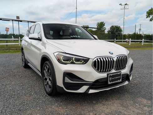 Used 2021 BMW X1 xDrive28i w/ Convenience Package AWD/4WD image 3