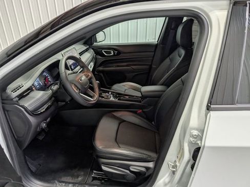Used 2024 Jeep Compass Latitude w/ Altitude Special Edition AWD/4WD image 14