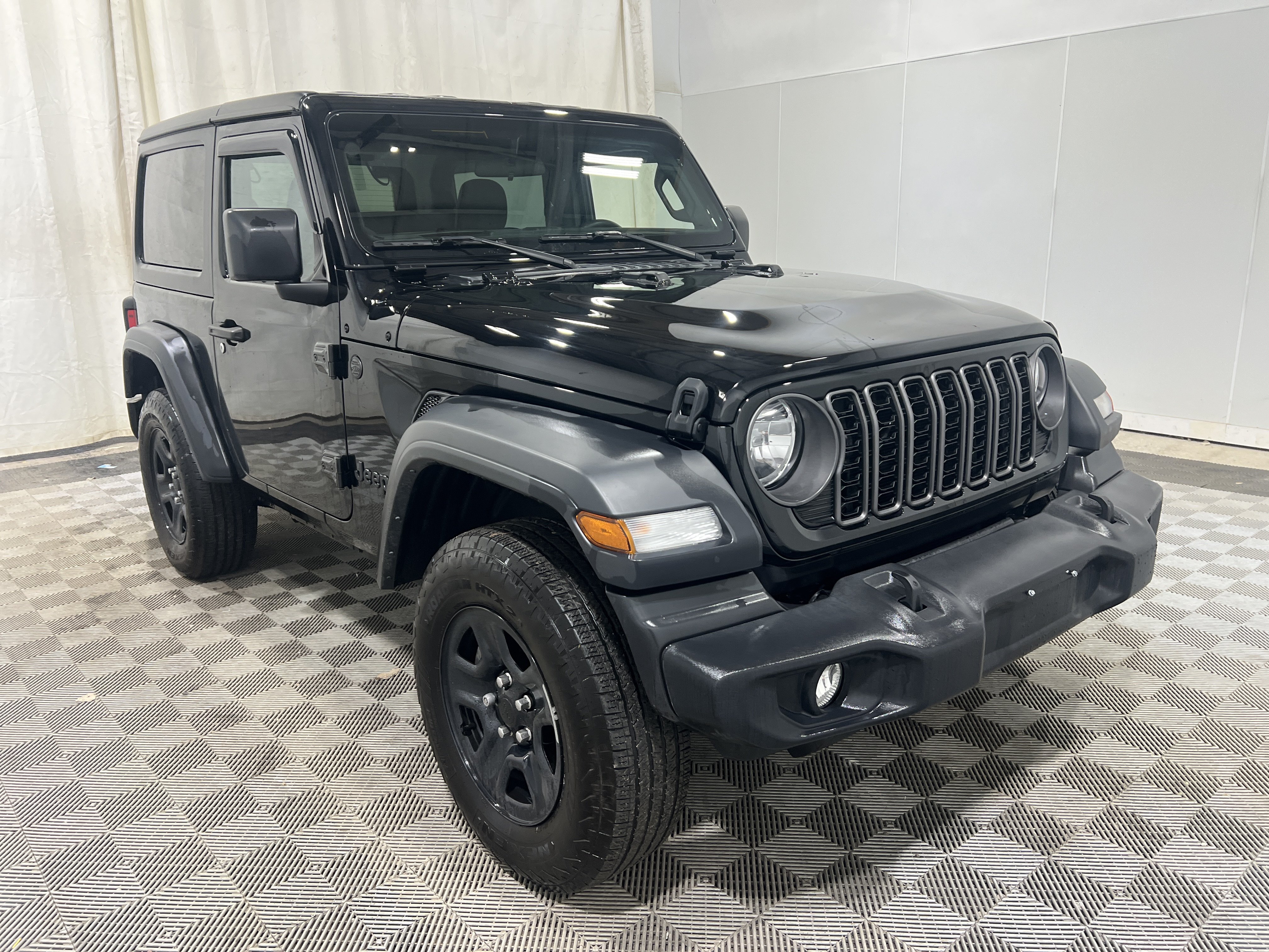 Used 2024 Jeep Wrangler Sport AWD/4WD image 4