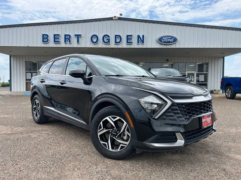 Used 2023 Kia Sportage LX FWD image 1