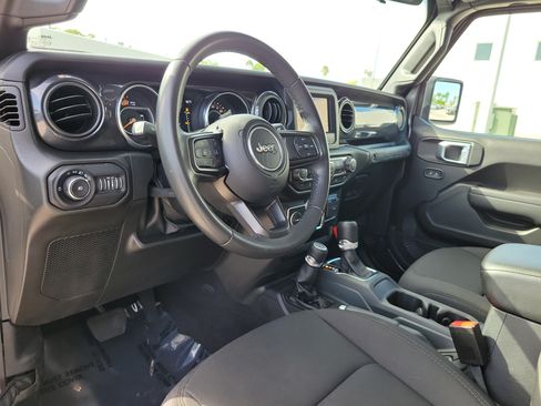 Used 2022 Jeep Wrangler Unlimited Sport AWD/4WD image 9
