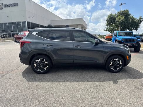 Used 2026 Kia Seltos EX FWD image 17