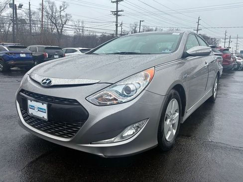 Used 2012 Hyundai Sonata Base image 3
