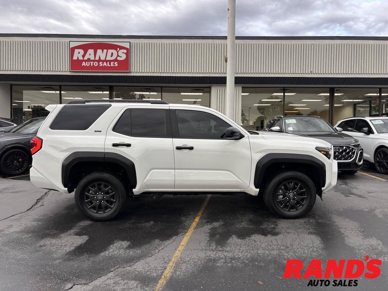 Used 2025 Toyota 4Runner SR5 AWD/4WD image 1