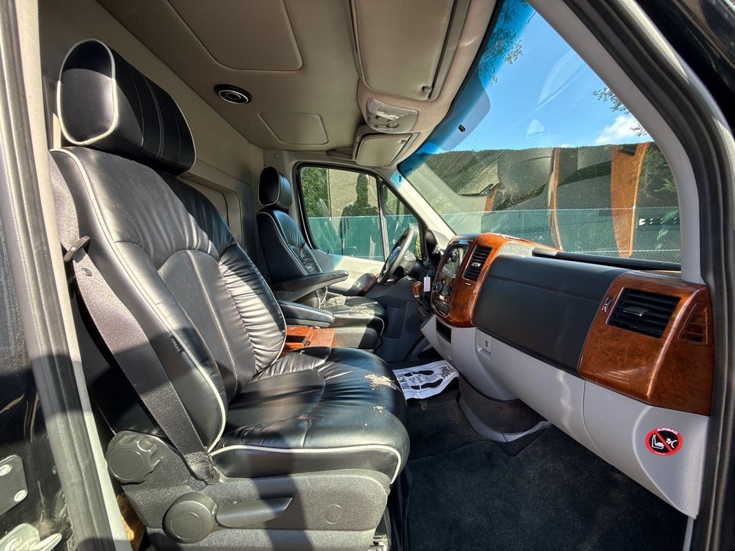 Used 2017 Mercedes-Benz Sprinter 2500 image 21