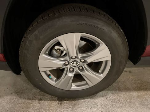 Certified 2025 Toyota RAV4 XLE AWD/4WD image 10
