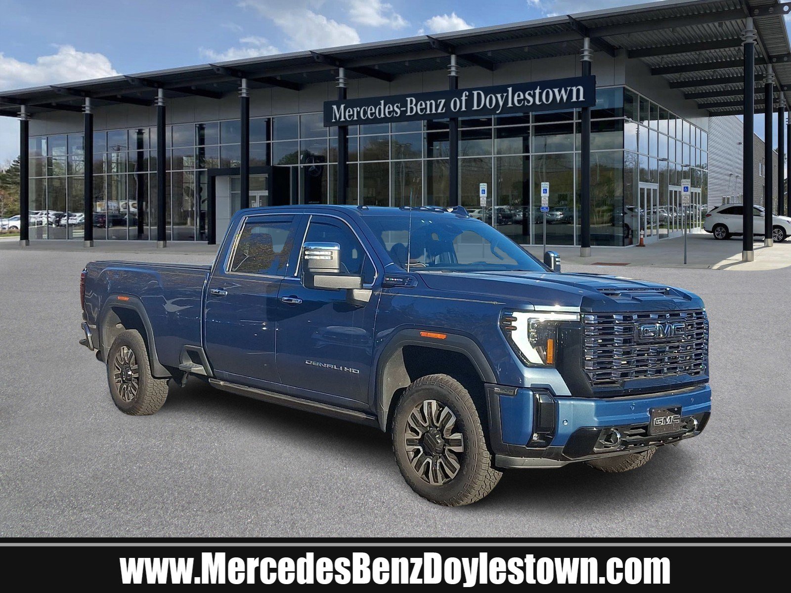 Used 2026 GMC Sierra 3500 Denali Ultimate AWD/4WD image 1